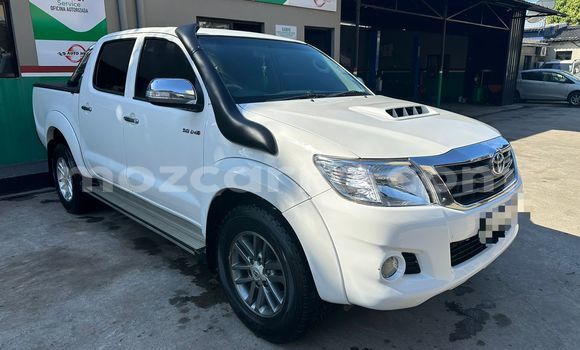 Comprar Usado Toyota Hilux Branco Carro em Maputo em Maputo
