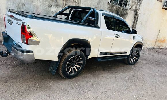 Tenga Tsaru Toyota Hilux Chena Mota in Maputo in Maputo Tenga Tsaru Toyota Hilux Chena Mota in Maputo in Maputo
