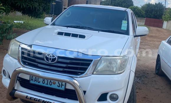 Comprar Usado Toyota Hilux Branco Carro em Maputo em Maputo