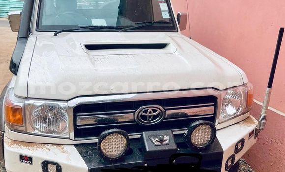 Buy Used Toyota Land Cruiser White Car in Maputo in Maputo Buy Used Toyota Land Cruiser White Car in Maputo in Maputo