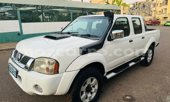 Tenga Tsaru Nissan Hardbody Chena Mota in Maputo in Maputo