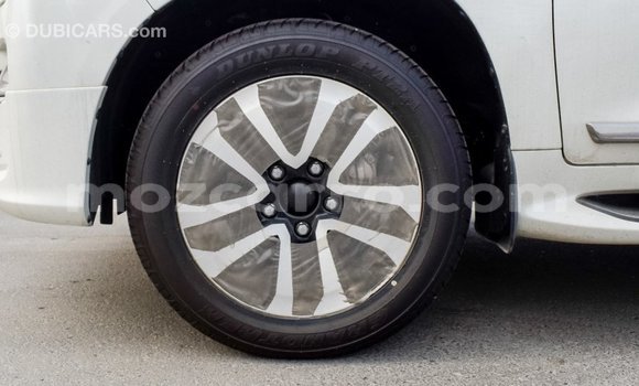 Comprar Importar Toyota Land Cruiser Branco Carro em Import - Dubai em Cabo Delgado Comprar Importar Toyota Land Cruiser Branco Carro em Import - Dubai em Cabo Delgado