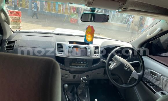 Comprar Usado Toyota Hilux Branco Carro em Maputo em Maputo Comprar Usado Toyota Hilux Branco Carro em Maputo em Maputo