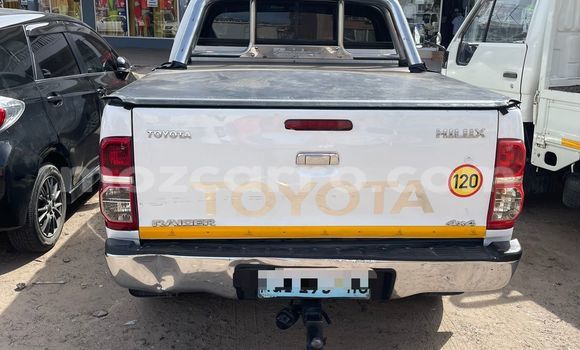Comprar Usado Toyota Hilux Branco Carro em Maputo em Maputo Comprar Usado Toyota Hilux Branco Carro em Maputo em Maputo