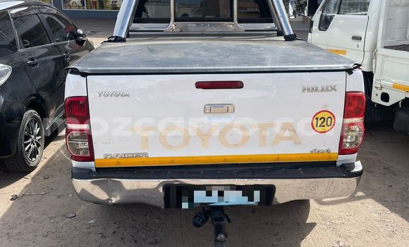 Comprar Usado Toyota Hilux Branco Carro em Maputo em Maputo Comprar Usado Toyota Hilux Branco Carro em Maputo em Maputo