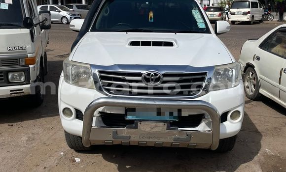 Comprar Usado Toyota Hilux Branco Carro em Maputo em Maputo Comprar Usado Toyota Hilux Branco Carro em Maputo em Maputo