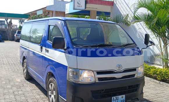 Comprar Novo Toyota HiAce Azul Caminhão em Maputo em Maputo Comprar Novo Toyota HiAce Azul Caminhão em Maputo em Maputo