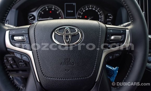 Comprar Importar Toyota Land Cruiser Branco Carro em Import - Dubai em Cabo Delgado Comprar Importar Toyota Land Cruiser Branco Carro em Import - Dubai em Cabo Delgado