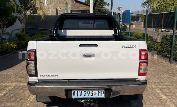 Nunua Ilio tumika Toyota Hilux Nyeupe Gari ndani ya Maputo nchini Maputo Nunua Ilio tumika Toyota Hilux Nyeupe Gari ndani ya Maputo nchini Maputo