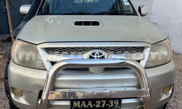 Nunua Ilio tumika Toyota Hilux Fedha Gari ndani ya Maputo nchini Maputo Nunua Ilio tumika Toyota Hilux Fedha Gari ndani ya Maputo nchini Maputo