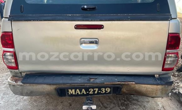 Nunua Ilio tumika Toyota Hilux Fedha Gari ndani ya Maputo nchini Maputo Nunua Ilio tumika Toyota Hilux Fedha Gari ndani ya Maputo nchini Maputo