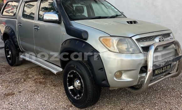 Nunua Ilio tumika Toyota Hilux Fedha Gari ndani ya Maputo nchini Maputo Nunua Ilio tumika Toyota Hilux Fedha Gari ndani ya Maputo nchini Maputo
