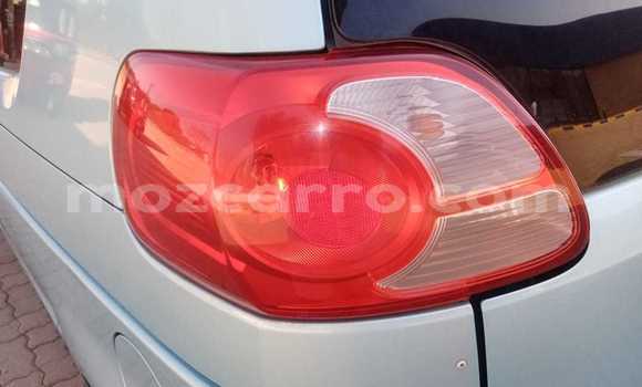 Comprar Usado Toyota Porte Azul Carro em Maputo em Maputo Comprar Usado Toyota Porte Azul Carro em Maputo em Maputo