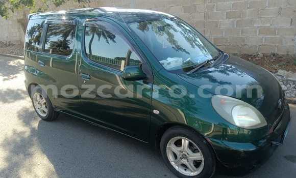 Nunua Ilio tumika Toyota FunCargo Kijani Gari ndani ya Maputo nchini Maputo