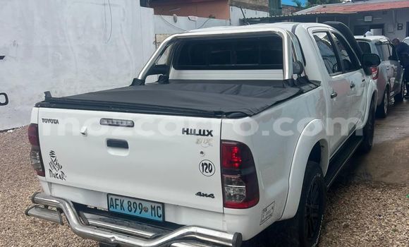 Comprar Usado Toyota Hilux Branco Carro em Maputo em Maputo Comprar Usado Toyota Hilux Branco Carro em Maputo em Maputo