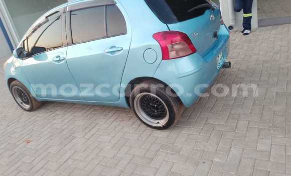 Comprar Usado Toyota Vitz Azul Carro em Maputo em Maputo