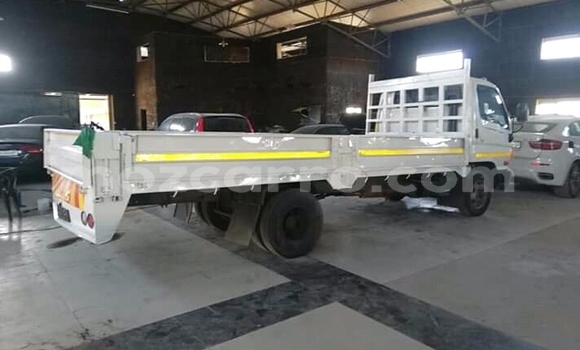 Tenga Tsaru Hyundai Chorus Chena Rori in Chibuto in Gaza Tenga Tsaru Hyundai Chorus Chena Rori in Chibuto in Gaza