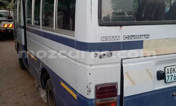 Tenga Tsaru Nissan Caravan Chena Mota in Maputo in Maputo
