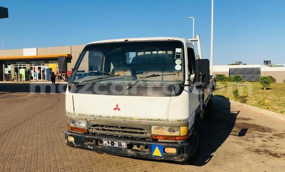 Comprar Usado Mitsubishi Canter Branco Caminhão em Maputo em Maputo Comprar Usado Mitsubishi Canter Branco Caminhão em Maputo em Maputo