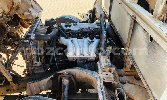 Comprar Usado Mitsubishi Canter Branco Caminhão em Maputo em Maputo Comprar Usado Mitsubishi Canter Branco Caminhão em Maputo em Maputo