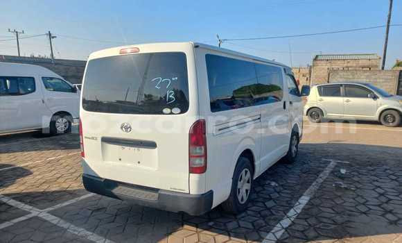 Buy New Toyota Hiace White Car in Maputo in Maputo Buy New Toyota Hiace White Car in Maputo in Maputo