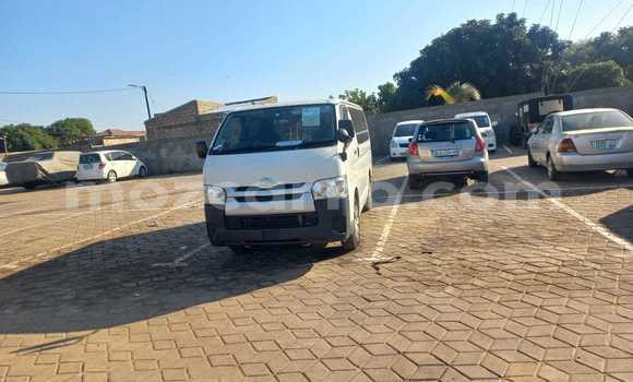 Buy New Toyota Hiace White Car in Maputo in Maputo Buy New Toyota Hiace White Car in Maputo in Maputo