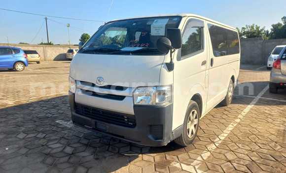 Buy New Toyota Hiace White Car in Maputo in Maputo Buy New Toyota Hiace White Car in Maputo in Maputo
