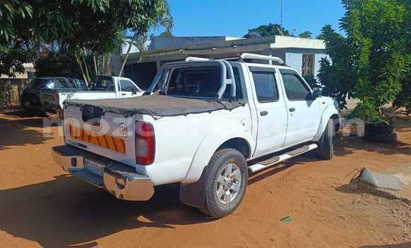 Comprar Usado Nissan Hardbody Branco Carro em Maputo em Maputo Comprar Usado Nissan Hardbody Branco Carro em Maputo em Maputo