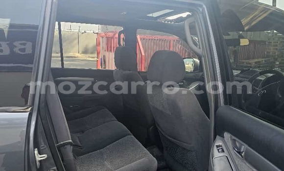 Nunua Ilio tumika Toyota Land Cruiser Prado Fedha Gari ndani ya Maputo nchini Maputo Nunua Ilio tumika Toyota Land Cruiser Prado Fedha Gari ndani ya Maputo nchini Maputo