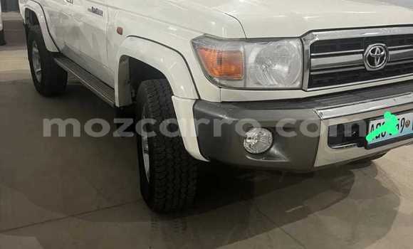 Nunua Ilio tumika Toyota Land Cruiser Nyeupe Gari ndani ya Maputo nchini Maputo Nunua Ilio tumika Toyota Land Cruiser Nyeupe Gari ndani ya Maputo nchini Maputo