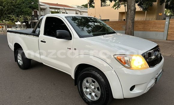 Buy Used Toyota Hilux White Car in Maputo in Maputo Buy Used Toyota Hilux White Car in Maputo in Maputo