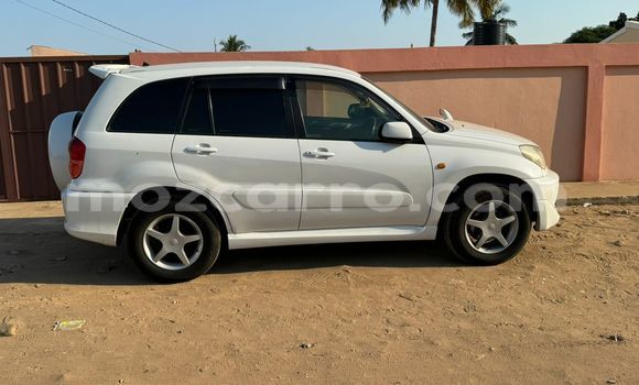 Comprar Usado Toyota RAV4 Branco Carro em Maputo em Maputo
