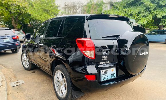 Nunua Ilio tumika Toyota RAV4 Nyeusi Gari ndani ya Maputo nchini Maputo Nunua Ilio tumika Toyota RAV4 Nyeusi Gari ndani ya Maputo nchini Maputo
