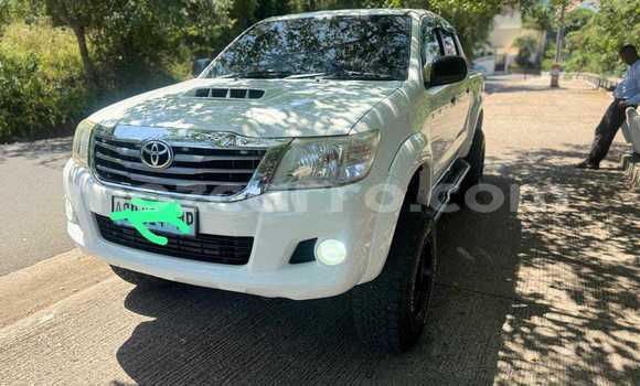 Comprar Usado Toyota Hilux Branco Carro em Maputo em Maputo Comprar Usado Toyota Hilux Branco Carro em Maputo em Maputo