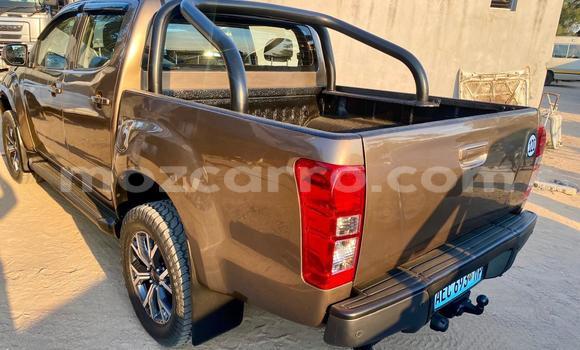 Buy Used Isuzu D-MAX Brown Car in Maputo in Maputo Buy Used Isuzu D-MAX Brown Car in Maputo in Maputo