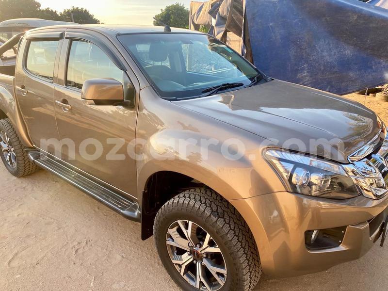 Big with watermark isuzu d max maputo maputo 25501