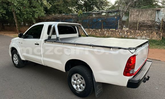 Nunua Ilio tumika Toyota Hilux Nyeupe Gari ndani ya Maputo nchini Maputo Nunua Ilio tumika Toyota Hilux Nyeupe Gari ndani ya Maputo nchini Maputo