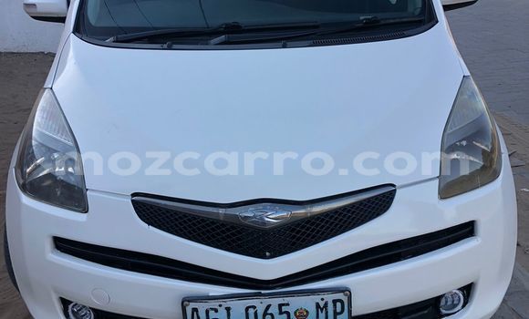 Buy Used Toyota Ractis White Car in Maputo in Maputo