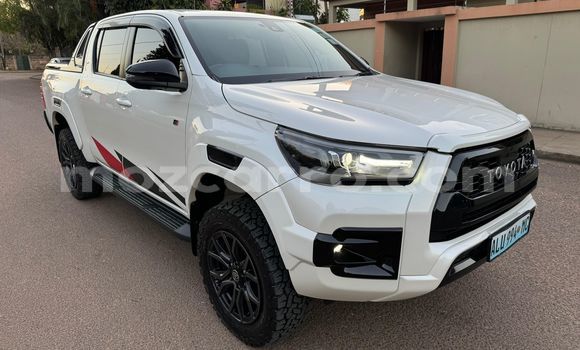 Comprar Usado Toyota Hiluxe Revo Branco Carro em Maputo em Maputo Comprar Usado Toyota Hiluxe Revo Branco Carro em Maputo em Maputo