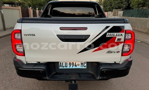 Comprar Usado Toyota Hiluxe Revo Branco Carro em Maputo em Maputo Comprar Usado Toyota Hiluxe Revo Branco Carro em Maputo em Maputo