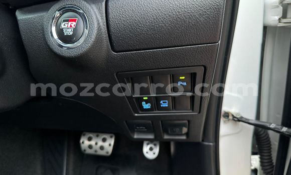 Comprar Usado Toyota Hiluxe Revo Branco Carro em Maputo em Maputo Comprar Usado Toyota Hiluxe Revo Branco Carro em Maputo em Maputo