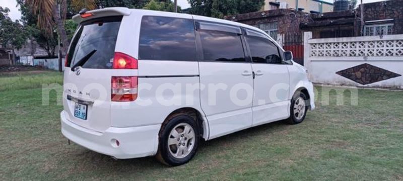 Big with watermark toyota noah maputo maputo 25524