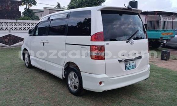 Nunua Ilio tumika Toyota Noah Nyingine Gari ndani ya Maputo nchini Maputo Nunua Ilio tumika Toyota Noah Nyingine Gari ndani ya Maputo nchini Maputo