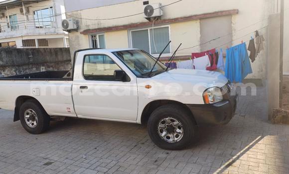 Comprar Usado Nissan Hardbody Branco Carro em Maputo em Maputo