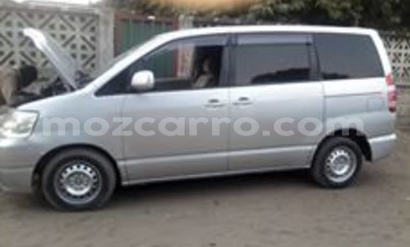 Comprar Usado Toyota Noah Prata Carro em Maputo em Maputo Comprar Usado Toyota Noah Prata Carro em Maputo em Maputo