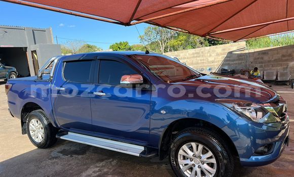 Comprar Novo Mazda BT-50 Azul Carro em Maputo em Maputo Comprar Novo Mazda BT-50 Azul Carro em Maputo em Maputo