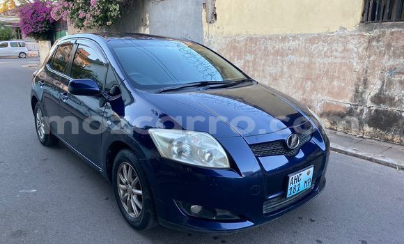 Comprar Usado Toyota Hilux Azul Carro em Maputo em Maputo