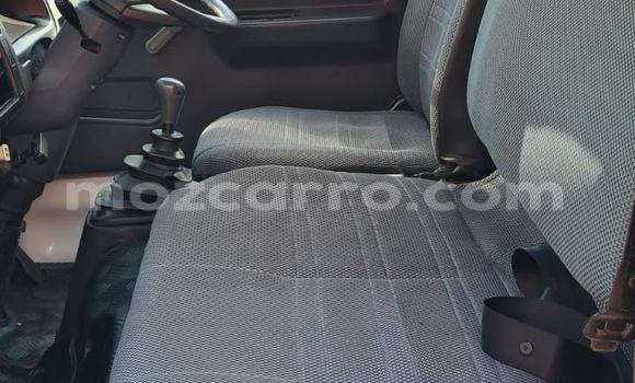 Nunua Ilio tumika Toyota Dyna Nyeupe Gari ndani ya Maputo nchini Maputo Nunua Ilio tumika Toyota Dyna Nyeupe Gari ndani ya Maputo nchini Maputo