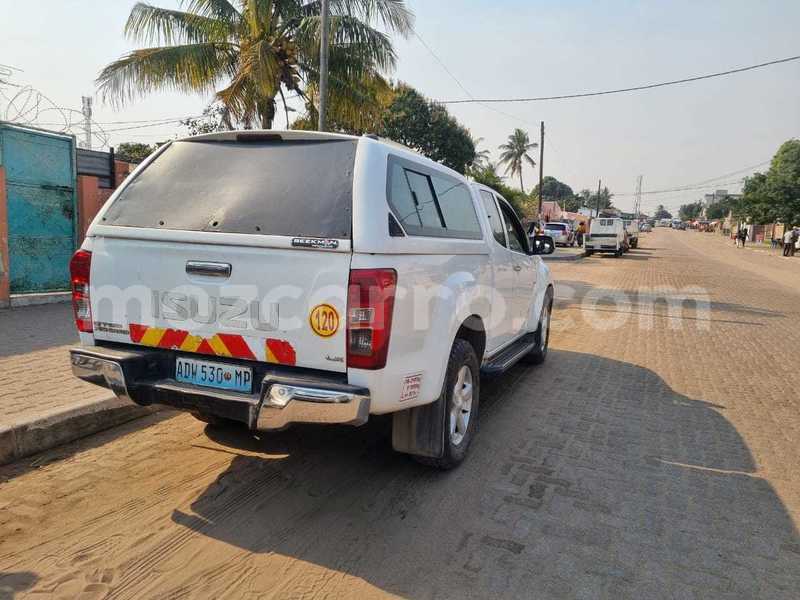 Big with watermark isuzu d max maputo maputo 25605