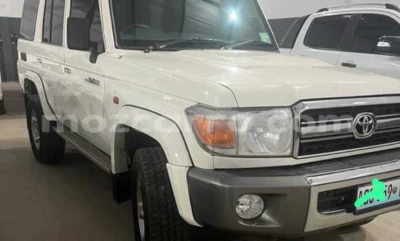 Comprar Novo Toyota Land Cruiser Branco Carro em Maputo em Maputo